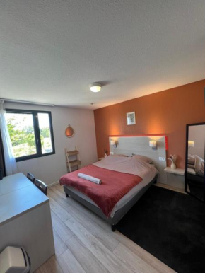 Studio Appart'hôtel gare TGV avec place privée